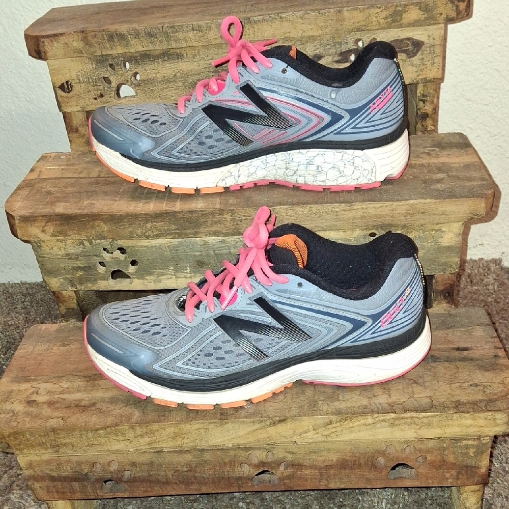EUC Women's New Balance Running Shoes Size 8 - Picture 7 of 11